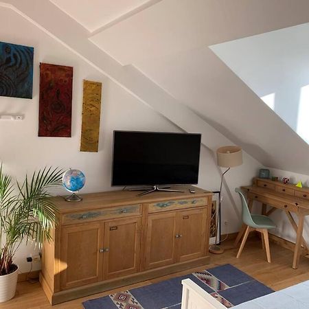 Charmant Studio A Proximite De La Gare Rer A Шату Екстериор снимка