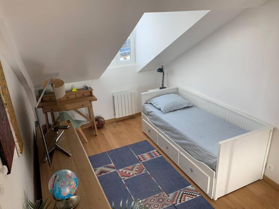 Charmant Studio A Proximite De La Gare Rer A Шату Екстериор снимка