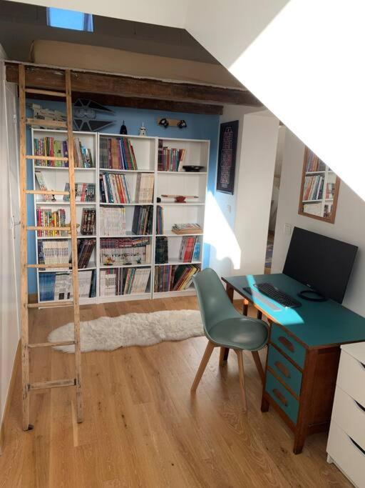 Charmant Studio A Proximite De La Gare Rer A Шату Екстериор снимка