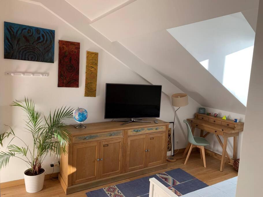 Charmant Studio A Proximite De La Gare Rer A Шату Екстериор снимка